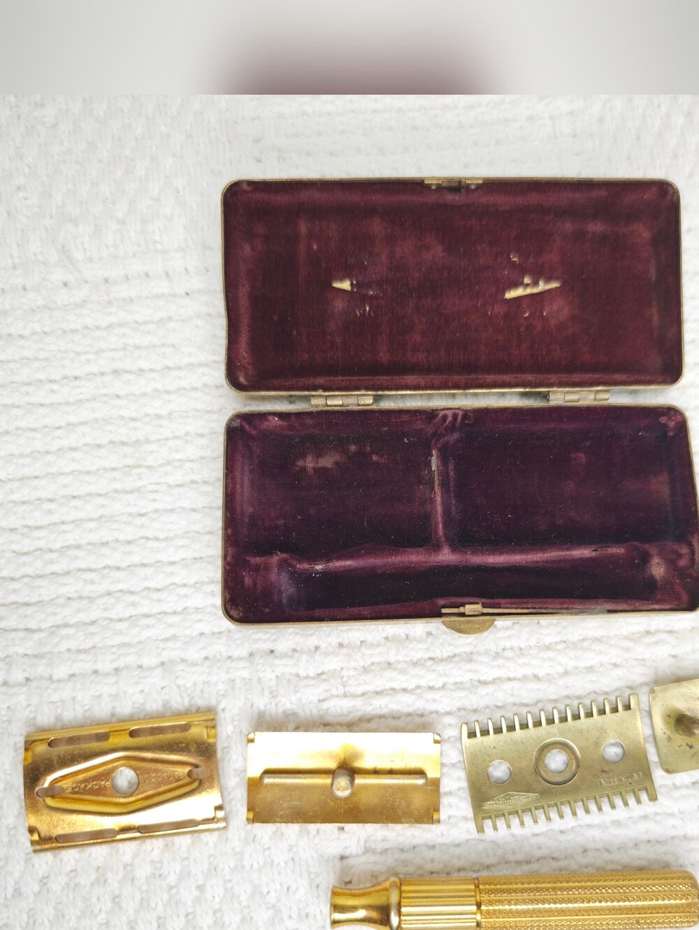 Vintage Gilette safety razor with brass travel case - Picture 2 of 6